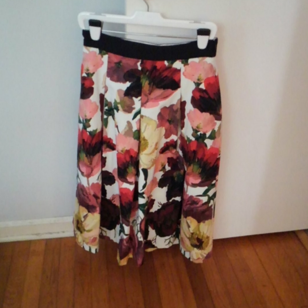PETITE White House Black Market skirt - Picture 2 of 5